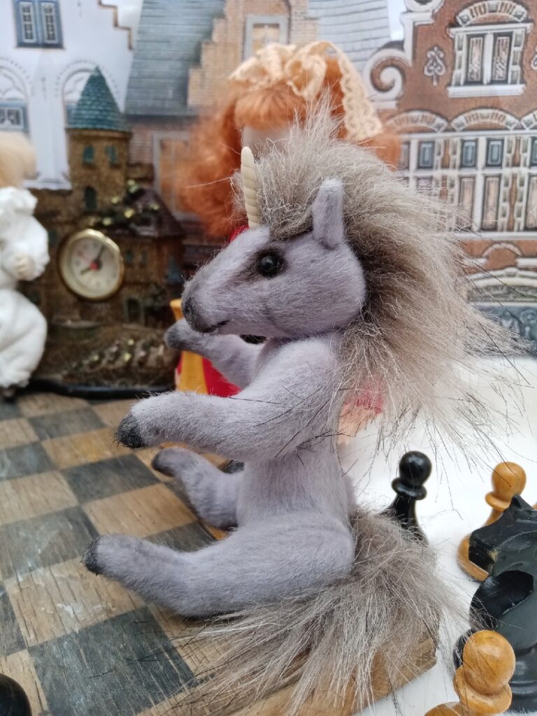 Вас приветствует Людмила Кузнецова, мастер игрушек из меха Fur_fantasy.