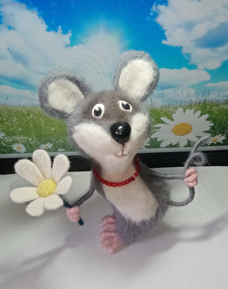 Счастливая мышь. Happy mouse.